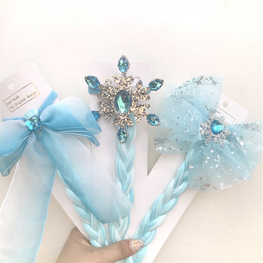 Kẹp tóc hóa thân phong cách nữ hoàng băng giá cho bé