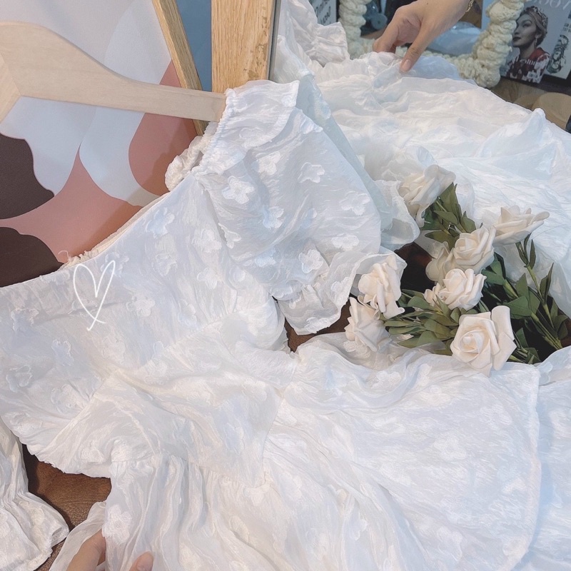 SET ÁO TRẮNG REN HOA RỚT VAI PHỒNG + SHORT