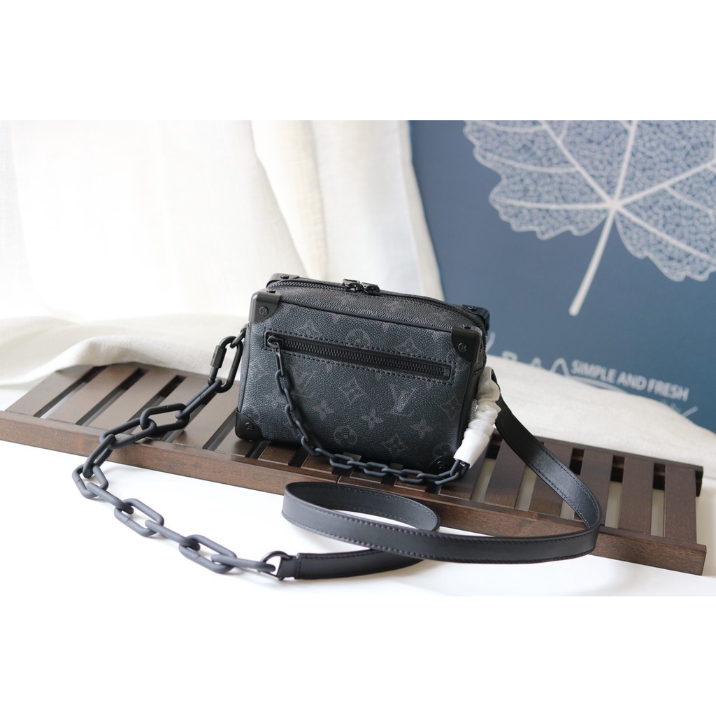 Túi đeo chéo L V hộp cốp dây xích hoa đen fullbox