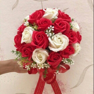 Hoa cưới bằng hoa hồng sáp thơm giá rẻ