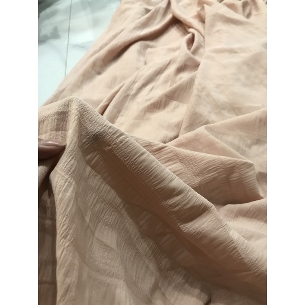 Vải voan dập ly nhăn màu hồng nude co dãn mềm đẹp xinh may đầm váy , áo kiểu , áo sơ mi