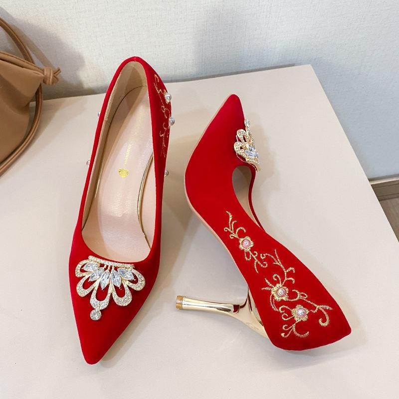 Giày Cưới Cao Gót Hai Cách Mang Màu Đỏ Rượu Vang Phong Cách Trung Hoa Mới Cho Cô Dâu