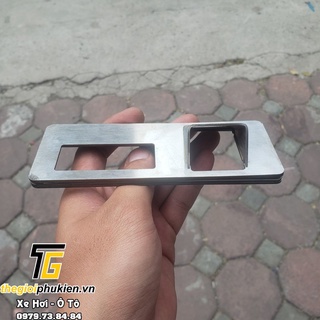 Ốp bảo vệ camera lùi cho Mazda 3 2015-2019