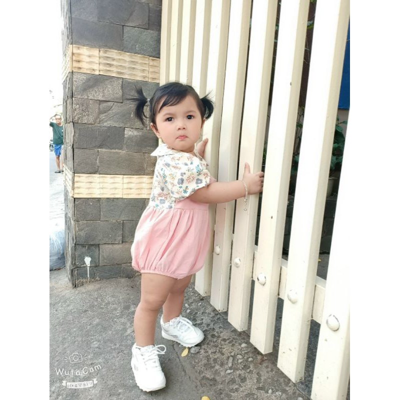Bodysuit cho bé yếm hồng hoa