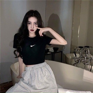 Áo thun crotop trắng đen basic