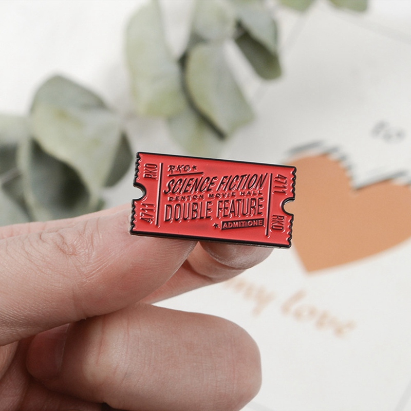 Trang Sức Cài Áo Hình Vé Xem Phim Kinh Dị Cổ Điển