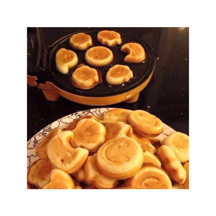 Máy làm bánh tại nhà nhỏ gọn hình thú gồm 7 khuôn chống dính tiện lợi