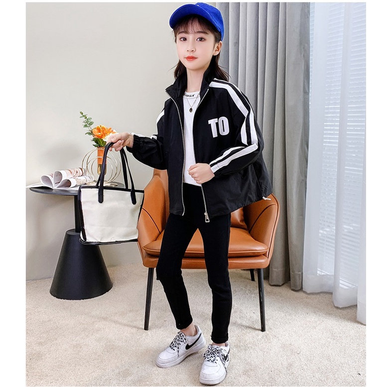 Áo khoác gió cho bé Gái xinh xắn size đại in hình tay phối sọc thời trang từ 13 40kg 0228 FIVEBE