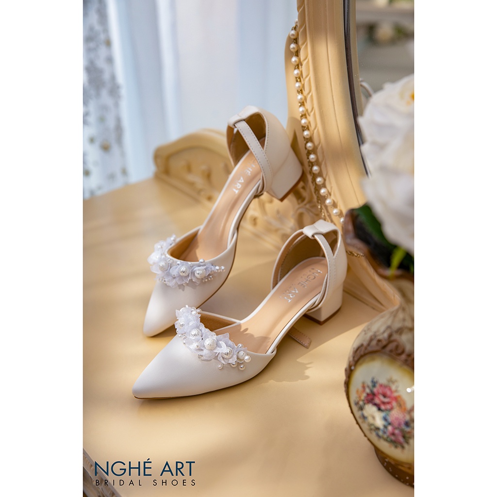 Giày cưới Nghé Art gót vuông đính hoa voan ngọc 384