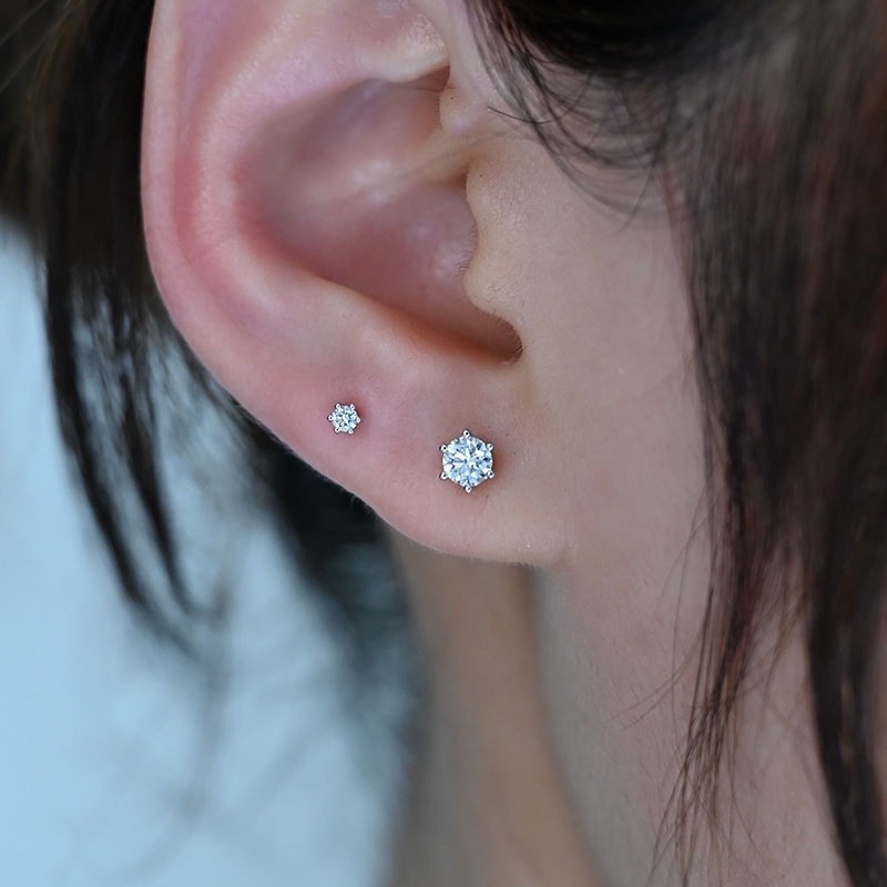 1 Đôi Bông Tai Bạc S925 Đính Đá Zircon Hình Vương Miện Cho Nam Nữ