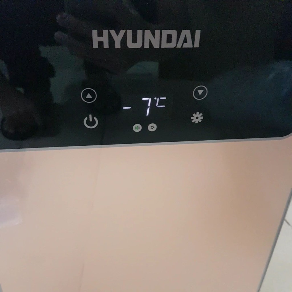 [Sẵn hàng] Tủ lạnh mini Hyundai 20L điều chỉnh nhiệt độ nóng lạnh bằng màn hình LCD