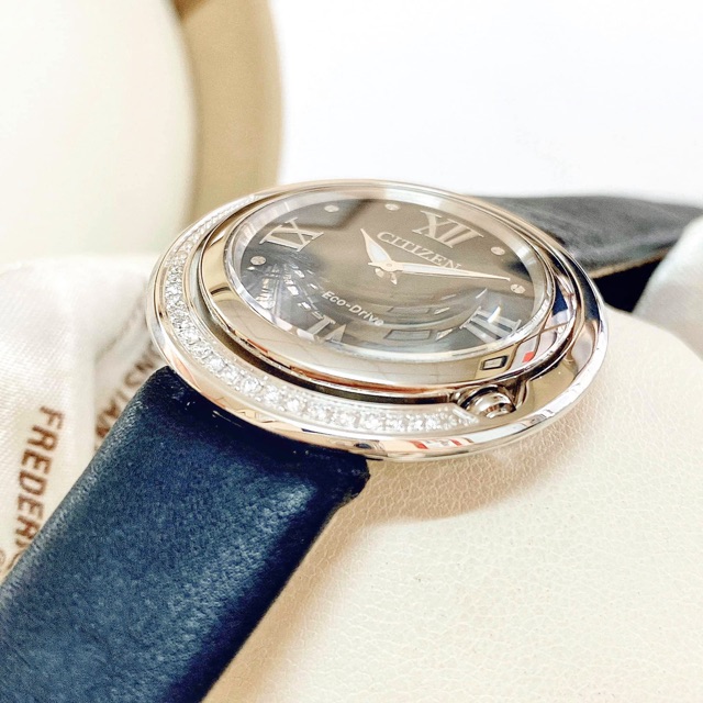 Đồng hồ nữ Citizen EX1120-02E máy Eco Drive năng lượng mặt trời, kính Sapphire chống trầy, đính kim cương, case 33mm
