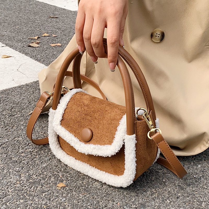 Túi da lộn viền lông cừu nhân tạo BG002