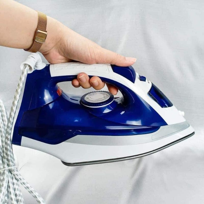Bàn Là, Bàn Ủi Hơi Nước Lock&amp;Lock ENI146 (2200W) - chính hãng bảo hành 12 tháng