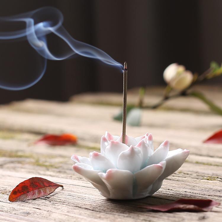 Lư hương hoa sen gốm trang trí