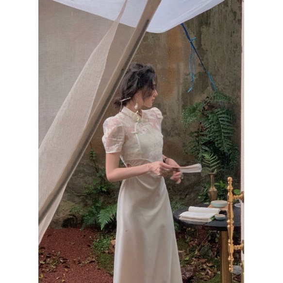 Set đầm midi 2s trắng lụa kèm khoác crop voan mỏng hoa nổi cổ tàu