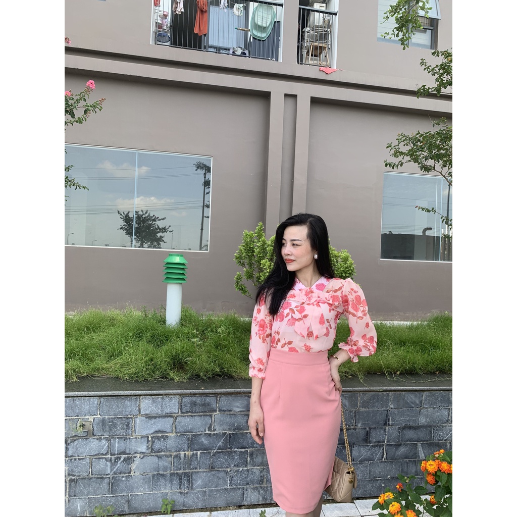 Áo sơ mi tơ hoa phối nơ cổ tiểu thư Tây Collection Design