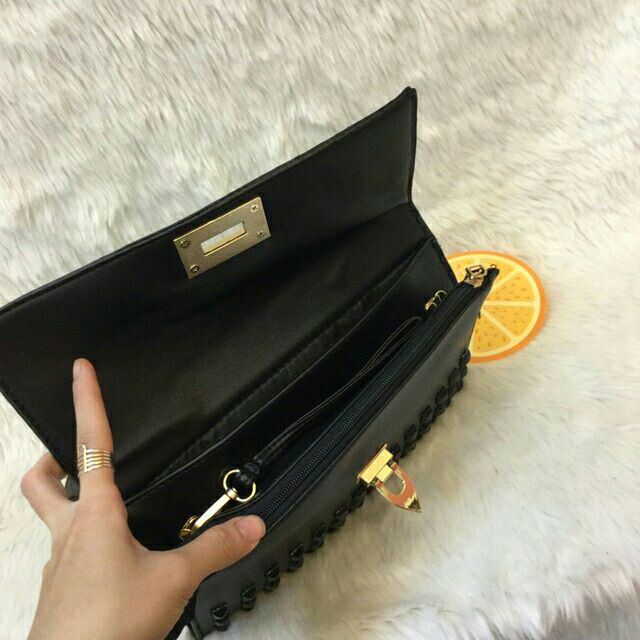 Clutch cầm tay Valentino