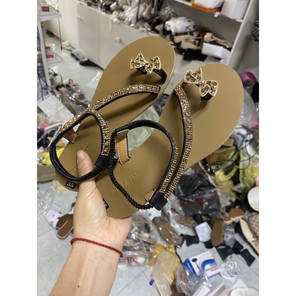 SANDAL XỎ NGÓN gắn đá siêu sang đi biển