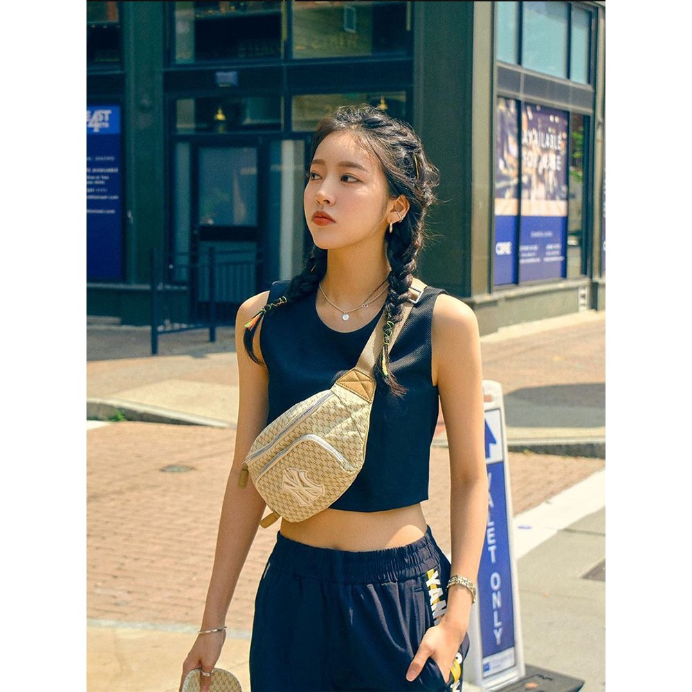 Túi đeo chéo ngực thêu họa tiết độc đáo phong cách Hàn Quốc