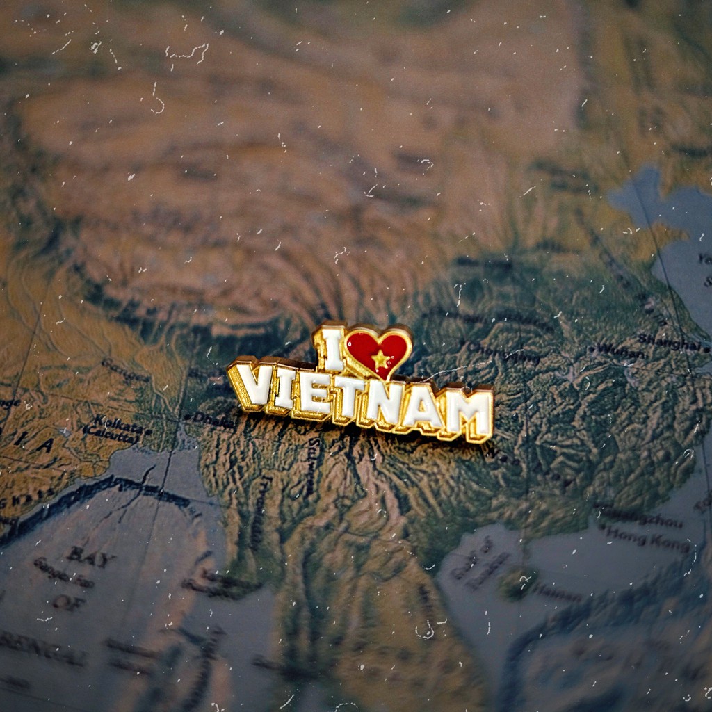 Pin Cài Áo I Love VN Saigonir-Huy Hiệu-Ghim Cài Áo, Mũ, Balo, Túi Xách-Enamel Pin-Vietnam Souvenir-Quà Lưu Niệm Việt Nam