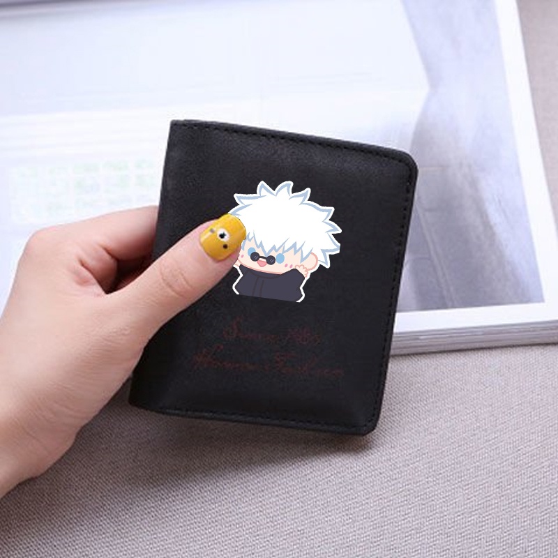 Ví ngắn đen cầm tay IN HÌNH JUJUTSU KAISEN VER TẬP THỂ DỤC đựng vật dụng nhỏ anime chibi