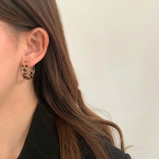 Khuyên tai hình da báo độc đáo thời trang phong cách Hàn quốc