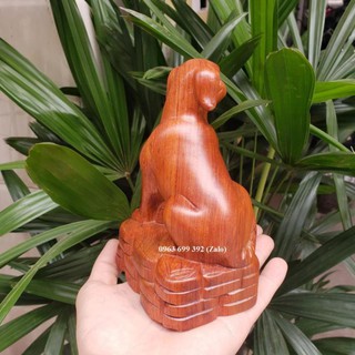 Tượng con chó gỗ hương