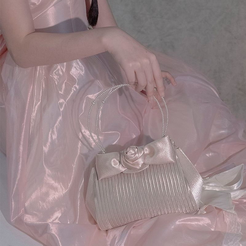 Túi cầm tay đi tiệc phong cách vintage sang trọng
