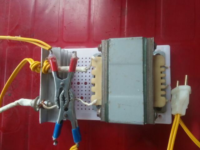 Sạc bình acquy 6V - 12V ,hàng cũ đã làm lại