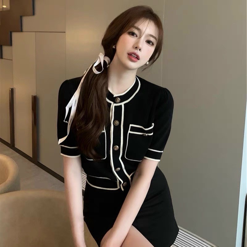 Áo croptop nữ viền đen trắng sang chảnh chất len mongtogi hai màu đen trắng hàng Quảng Châu