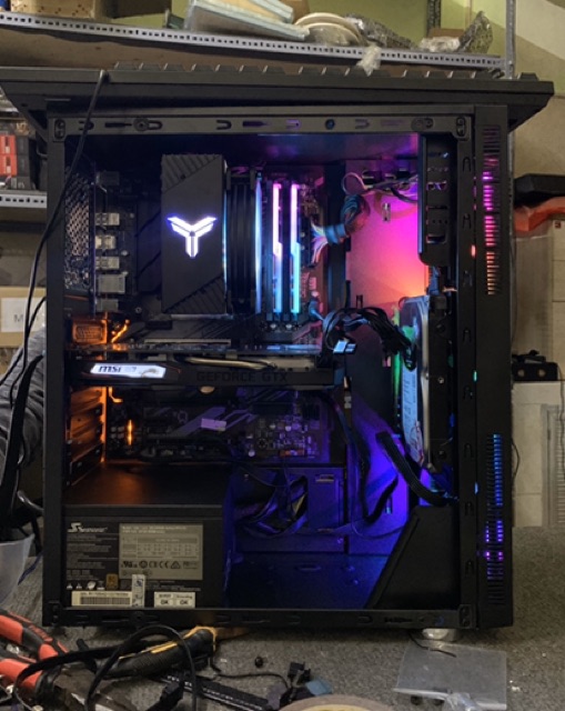 Vỏ case máy tính Xigmatek Eros | Dải led RGB mặt trước | Kính cường lực | Hỗ trợ lắp main ATX | BigBuy360 - bigbuy360.vn