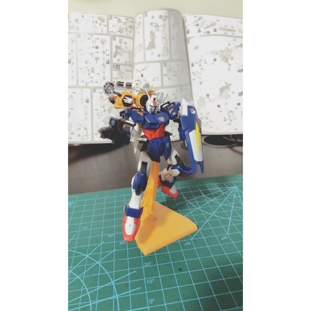 Mô Hình Lắp Ráp Gundam Bandai HG SEED 105Dagger + Gunbarrel - GDC