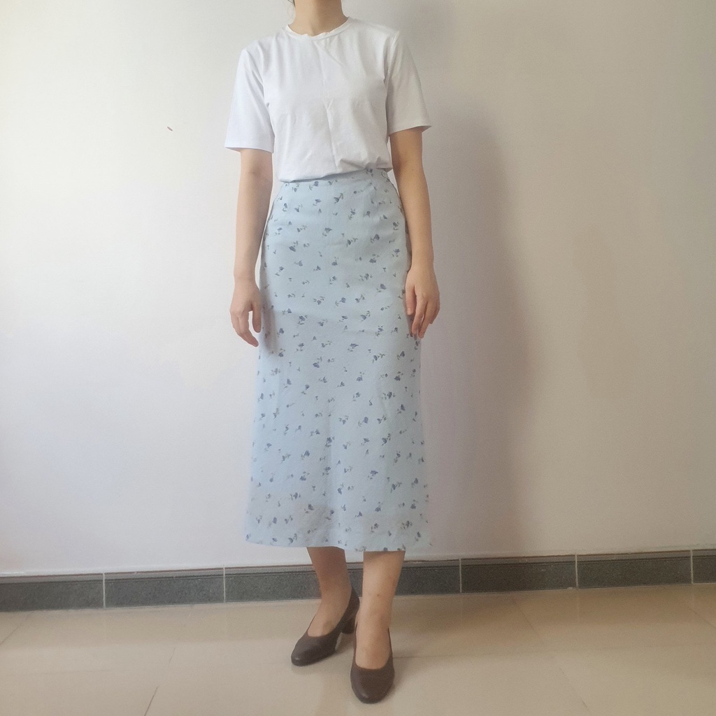 Chân váy xanh da trời baby blue midi hoa đậu biếc vintage Nhật size S - Em và nắng