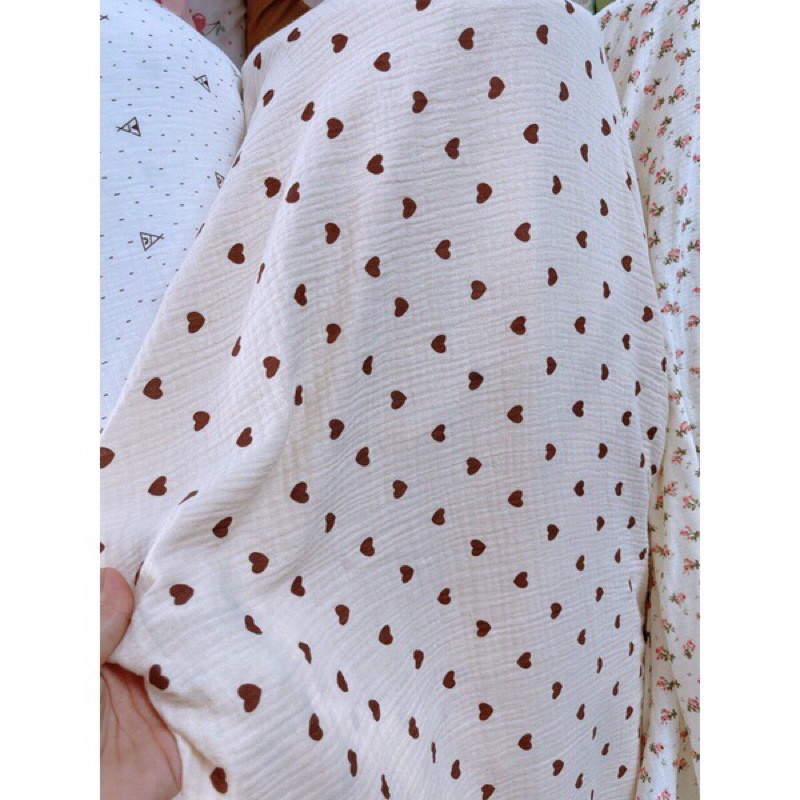 Vải xô muslin trái tim nền be