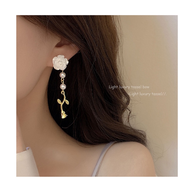 Bông Tai Hình Hoa Đính Ngọc Trai Sang Trọng Phong Cách Hàn Quốc 2023