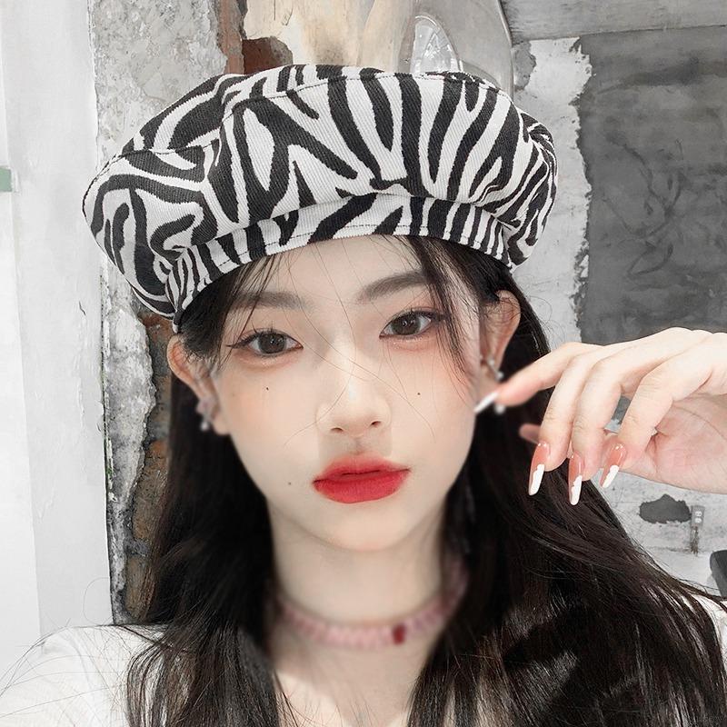 Mũ beret họa tiết sọc ngựa vằn thời trang Hàn Quốc cho nữ