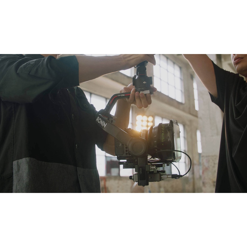 Tay Cầm Chống Rung Cho Máy Ảnh Gimbal DJI RS3/ RS3 Combo - Hàng Chính Hãng BH 12 Tháng
