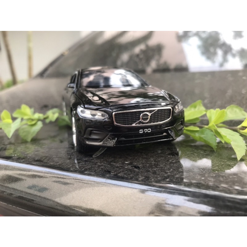 Xe mô hình Volvo S90 tỷ lệ 1/32