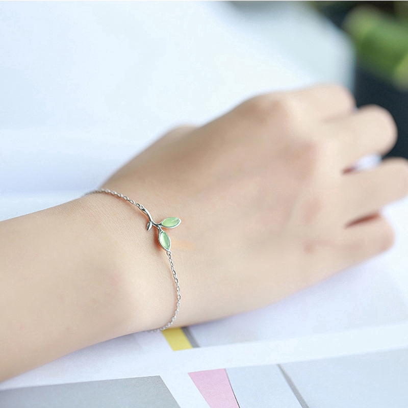 Nữ Thời Trang Tinh Tế Vòng tay mạ bạc có vật trang trí hình lá cây xinh xắn