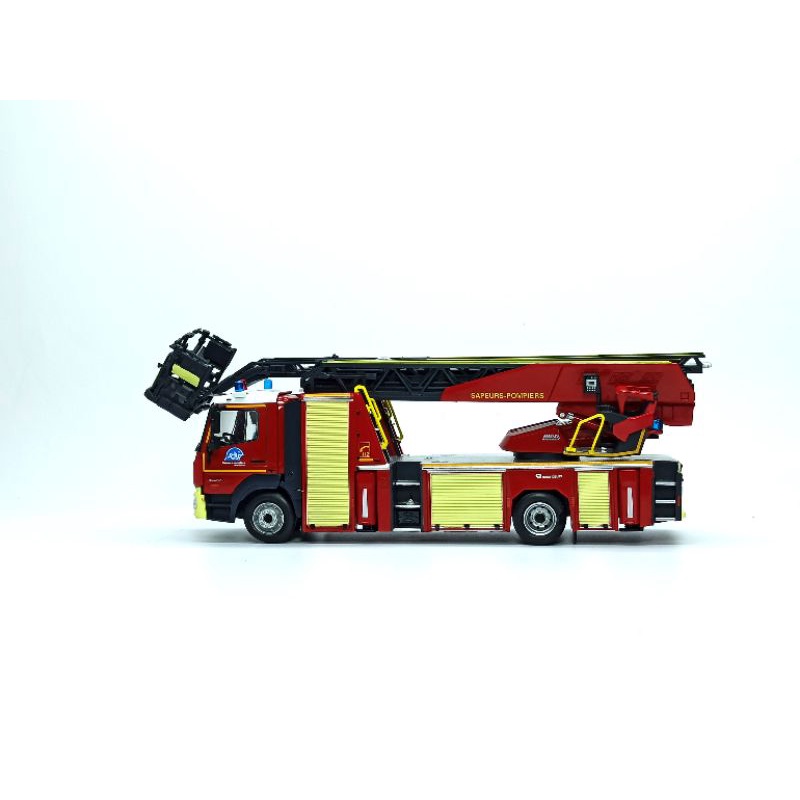 Mô hình xe Mercedes-Benz Atego
