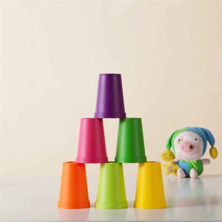 Bộ 7 Cốc Nhựa 7 Màu Uống Nước Nhỏ Gọn Tiện Dụng Mang Theo Du Lịch