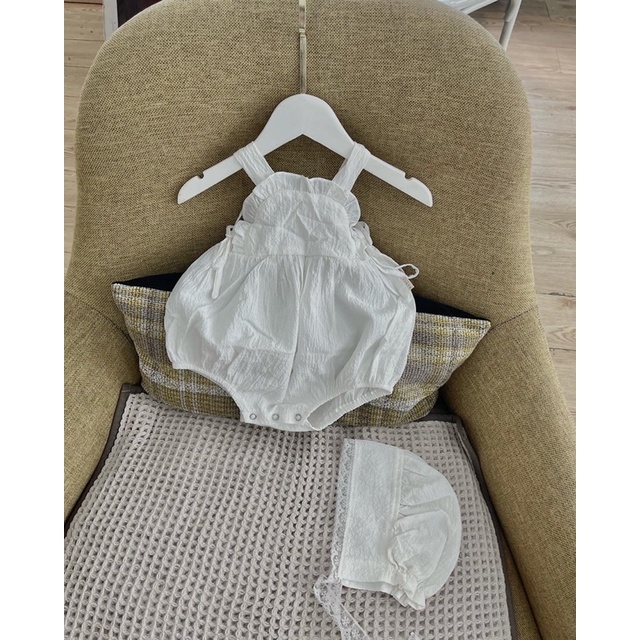 Đồ bộ liền thân dây eo + nón có dây ren em bé Nanci room