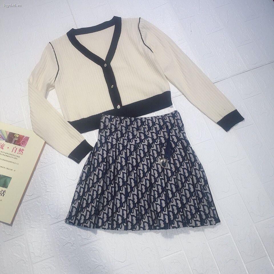 Chân váy chữ A lưng cao sành điệu cho nữ