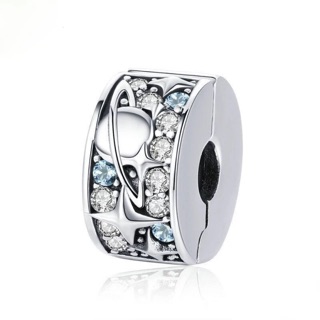Charm chặn vũ trụ không gian
