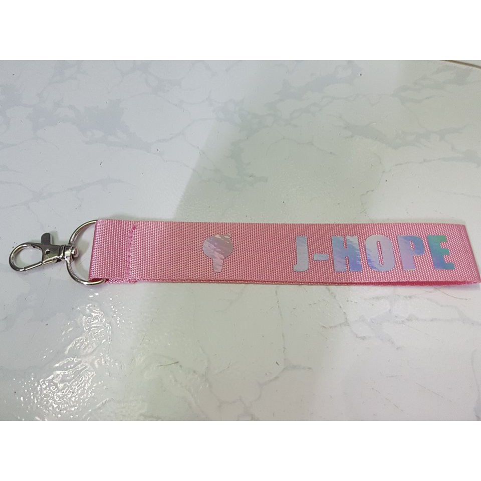 Nametag BTS hồng [Đơn 50k tặng kẹp tóc Hàn Quốc cực xinh]