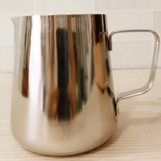 Ca đánh sữa latte 350 ml