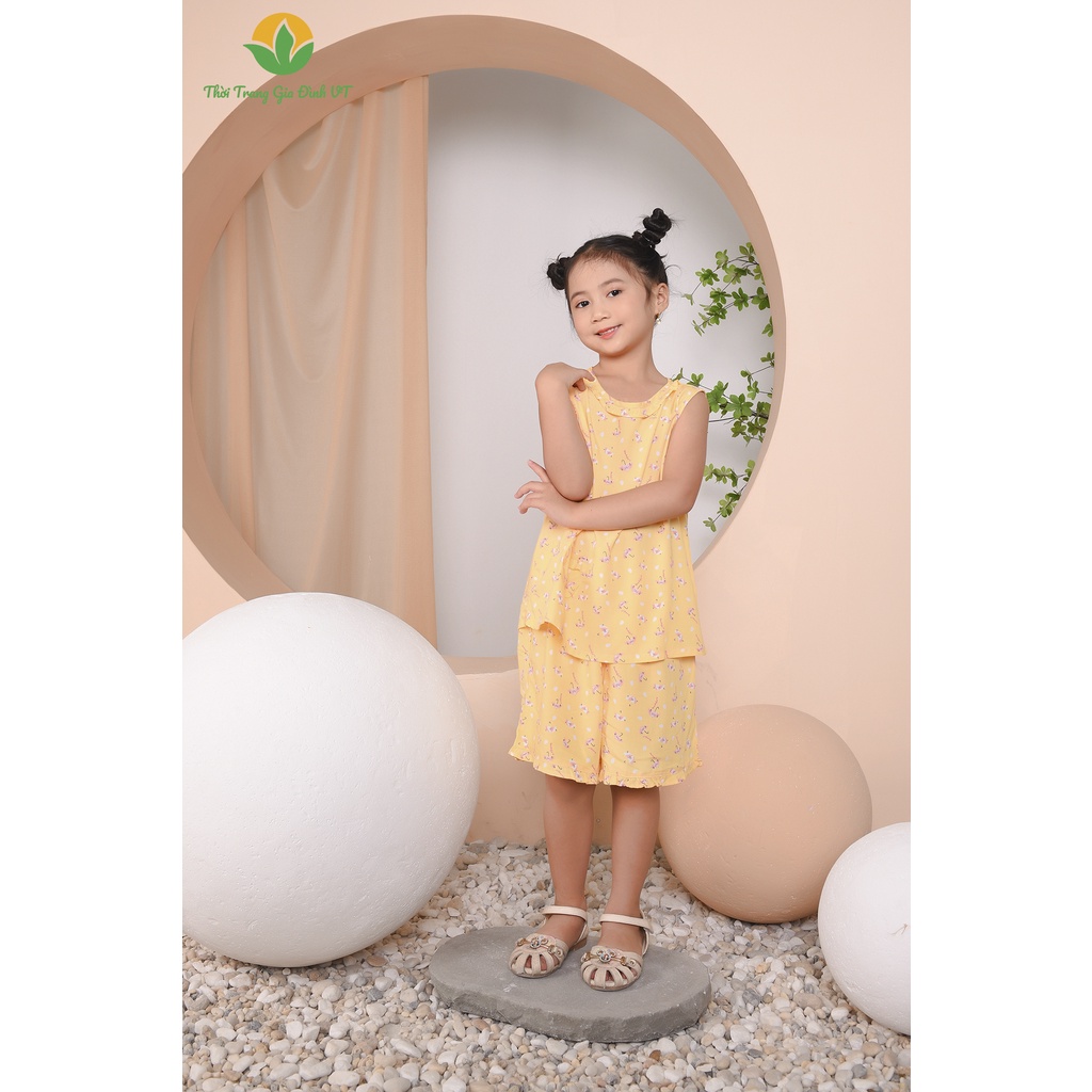 Bộ đồ lanh Việt Thắng, quần đùi áo sát nách họa tiết bé gái - B62.2209