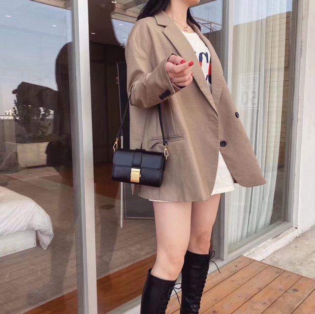 Túi Đeo Chéo Dáng Hộp Khóa Vàng Sz 18