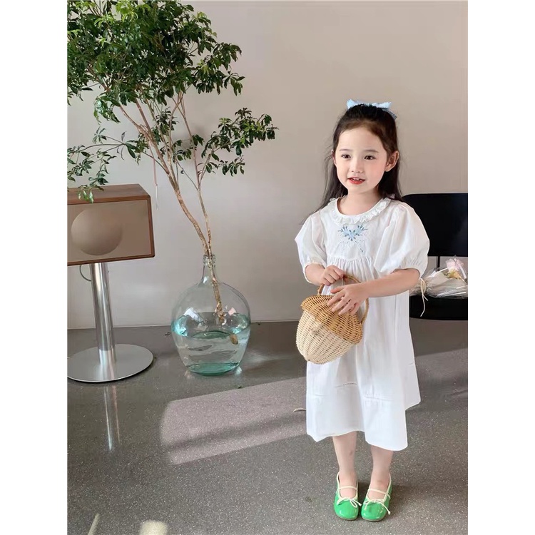 Váy trắng tiểu thư